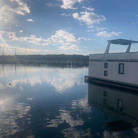 House Boat Oliva - Floating House Villa Pula Dış mekan fotoğraf
